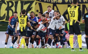 Serie Río de la Plata: Nacional venció 3-1 a Peñarol, de atrás y con dos goles agónicos