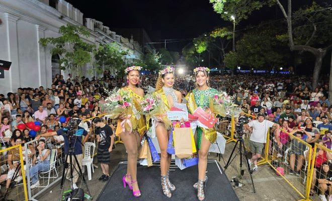 Intendente Andrés Lima acompañó la coronación de Tamara Lima como Figura del Carnaval 2025