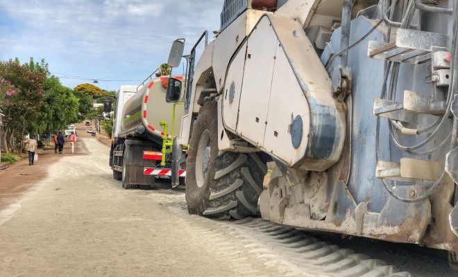 Se realizan trabajos de cementado en calle Rivera, informó el intendente Lima