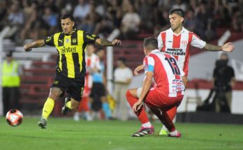 Apertura: River Plate rescató un valioso 1-1 frente a Peñarol en el Parque Saroldi