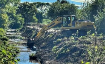 Intendente Andrés Lima: “Se intensifica la limpieza del arroyo Ceibal”