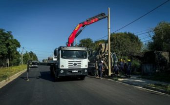 Avanzan los trabajos para la instalación de luminaria LED en avenida Instrucciones del Año XIII