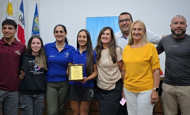 Intendencia de Salto reconoció a la campeona sudamericana de patinaje artístico Pía Raivas