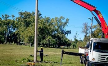 Intendencia de Salto colabora con el Club Almagro en la instalación de iluminación nocturna