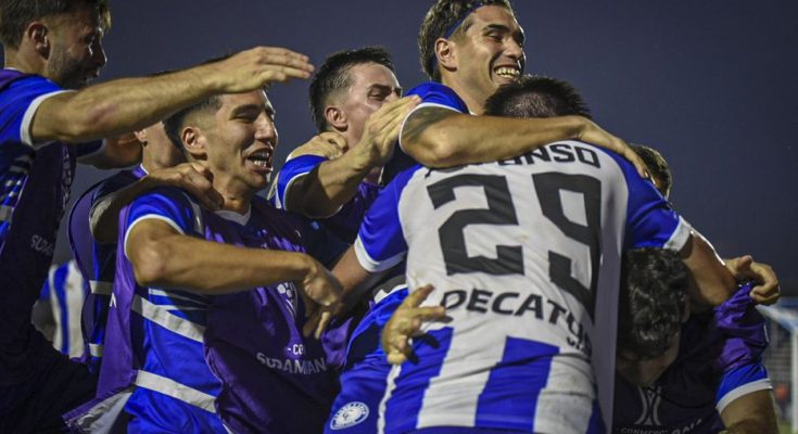 Sudamericana: Cerro Largo hizo historia al vencer 1-0 a Vitória en Brasil y quedó líder