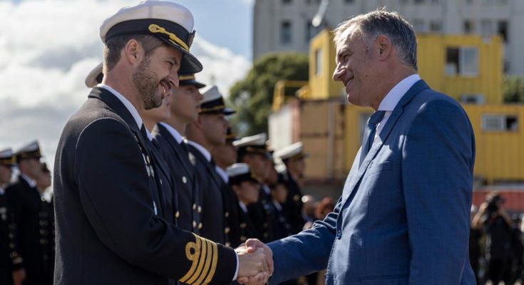 Presidente Orsi presenció partida del XXXV viaje de instrucción del buque Capitán Miranda
