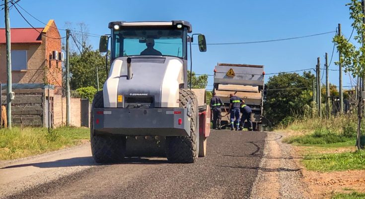 Equipos de Obras trabajan en simultáneo en varias calles de la ciudad