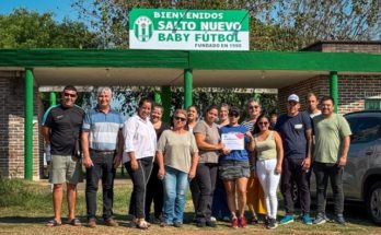 Entrega del Presupuesto Participativo al Baby Fútbol del club Salto Nuevo