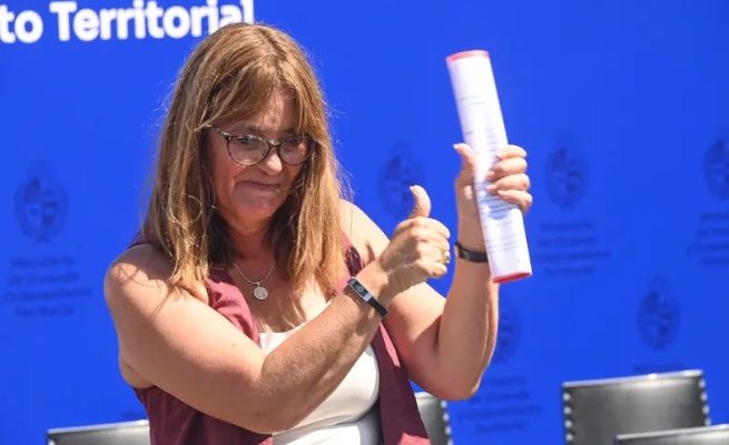 Ministra de Vivienda reconoció que no tiene regularizada su casa y paga contribución como si fuera un baldío