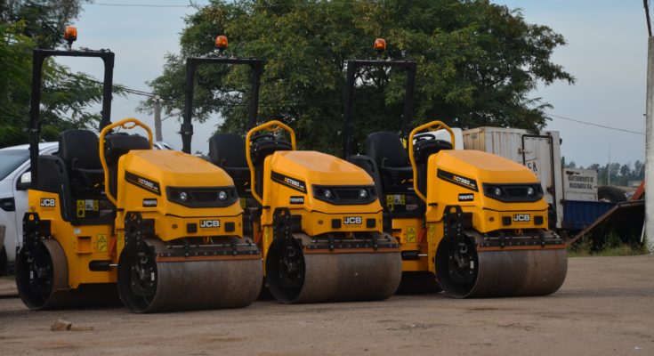 Nuevos equipos compactadores para fortalecer el trabajo vial en Salto Nuevos equipos compactadores para fortalecer el trabajo vial en Salto