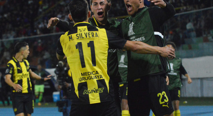 Libertadores: Peñarol fue más, goleó 3-0 a San Antonio Bulo Bulo en Cochabamba y lidera