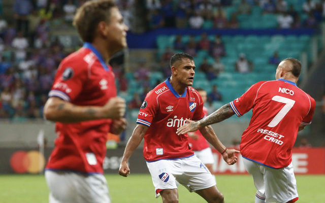 Libertadores: Nacional ganó 3-1 de atrás en su visita al Bahía y quedó tercero en su grupo