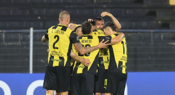 Libertadores: Peñarol derrotó en remontada 3-2 a Olimpia en el CDS y clasificó a octavos