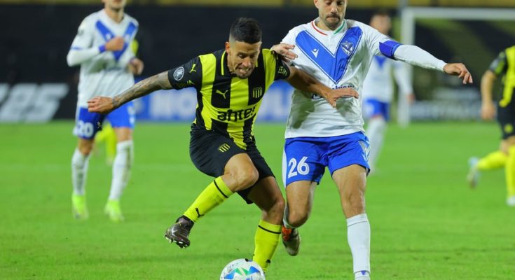 Libertadores: Peñarol empató 0-0 con Vélez Sarsfield como local y terminó segundo