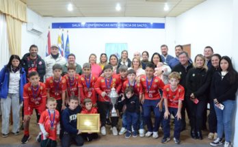 Intendencia reconoció al plantel campeón nacional del Club Universitario