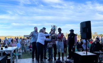 Gran jornada en el Hipódromo: la Intendenta entregó el trofeo del Gran Premio Intendencia de Salto