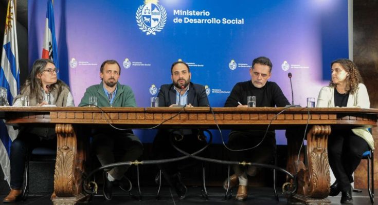 Ministerio de Desarrollo Social presentó iniciativas para atención a personas en situación de calle