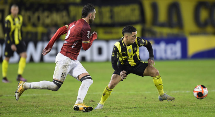 Intermedio: Peñarol le ganó a Wanderers 2-0 como local y sigue primero en su serie