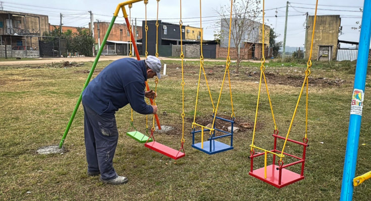 Intendencia instala un nuevo espacio público en barrio Caballero