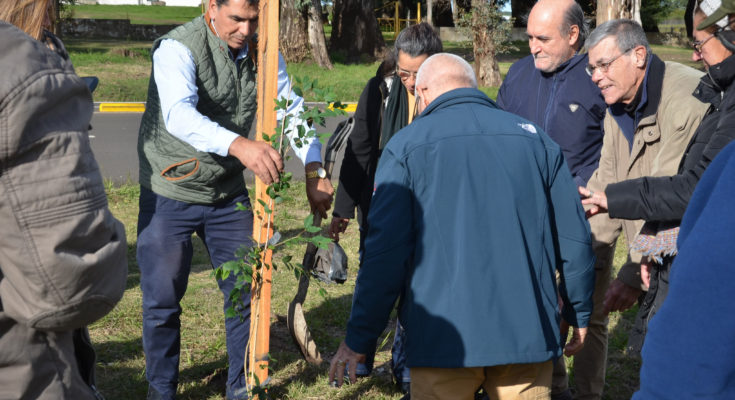 Intendencia de Salto realizó homenaje a Bartolomé Hidalgo en Costanera Norte