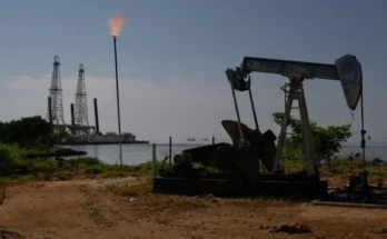 Trump asegura que Venezuela entregará a EE.UU. entre 30 y 50 millones de barriles de petróleo