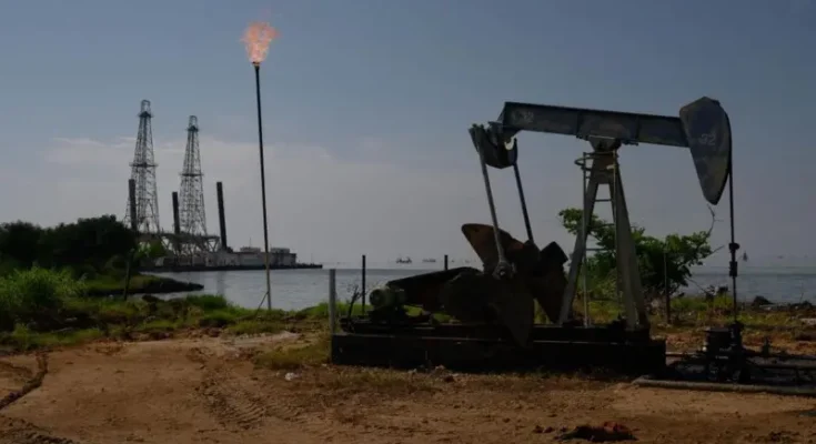 Trump asegura que Venezuela entregará a EE.UU. entre 30 y 50 millones de barriles de petróleo Trump asegura que Venezuela entregará a EE.UU. entre 30 y 50 millones de barriles de petróleo