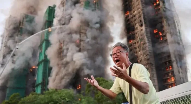 Un enorme incendio en un complejo de rascacielos residenciales en Hong Kong deja al menos 55 muertos y cientos de desaparecidos