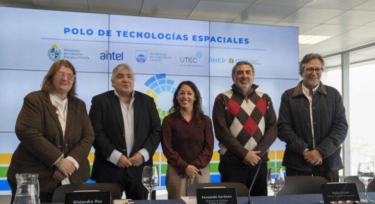 MIEM, educación terciaria y Antel desarrollarán un polo de tecnologías espaciales