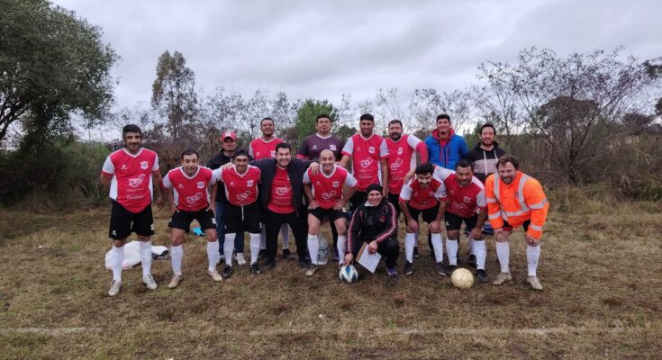 La Liga de Fútbol Senior juega los picos pendientes en diferentes divisionales