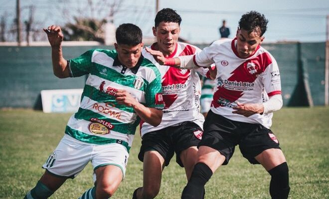 Nacional empató pero sigue liderando la Divisional A, pero si Universitario gana el partido pendiente será el nuevo líder
