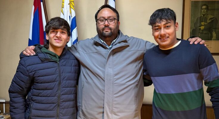 Estudiantes del Liceo IPOLL visitaron la Junta Departamental de Salto