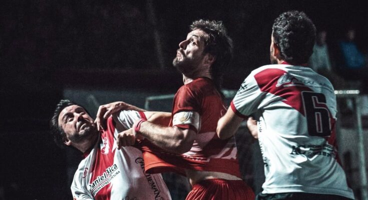 Divisional Primera A: Universitario le ganó a Libertad el partido atrasado y ahora es líder junto a Gladiador Divisional Primera A: Universitario le ganó a Libertad el partido atrasado y ahora es líder junto a Gladiador