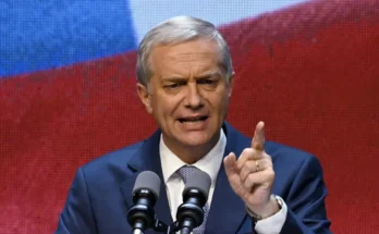 Chile da su mayor giro a la derecha desde el retorno de la democracia con el contundente triunfo de Kast sobre la comunista Jara
