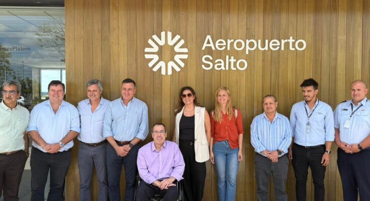Reunión entre el CCIS, autoridades nacionales y departamentales para evaluar el positivo desempeño de Paranair en Salto