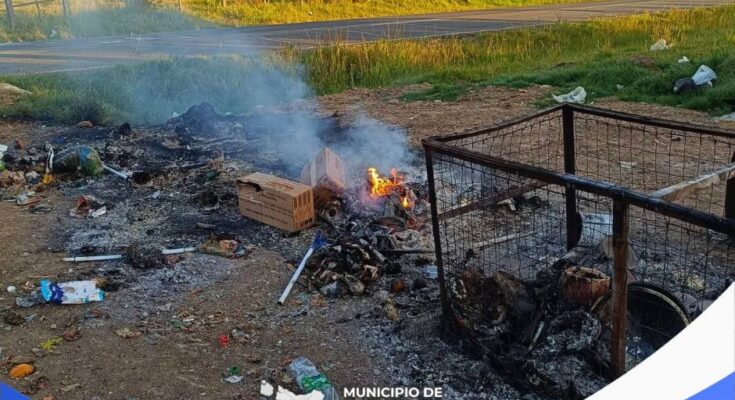 El Municipio de San Antonio repudia actos de vandalismo contra contenedores de residuos
