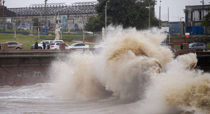 Nuevo ciclón extratropical: el aviso de Inumet con advertencia por rachas de hasta 80 km/h Nuevo ciclón extratropical: el aviso de Inumet con advertencia por rachas de hasta 80 km/h