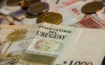 BCU anunció dos medidas para fortalecer el ahorro en pesos frente a dólares
