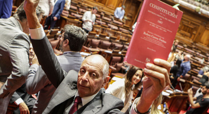 Salle pide que Uruguay no juegue el Mundial: “Estamos al borde de la Tercera Guerra”