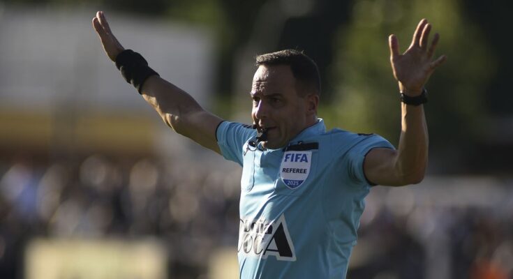 Supercopa Uruguaya: Esteban Ostojich será el árbitro de la final entre Peñarol y Nacional