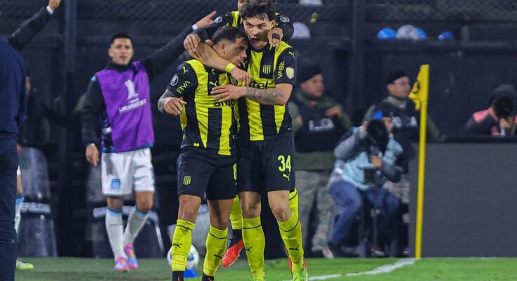 Libertadores: Peñarol le ganó a Racing 1-0 en el Campeón del Siglo, donde fue superior Libertadores: Peñarol le ganó a Racing 1-0 en el Campeón del Siglo, donde fue superior