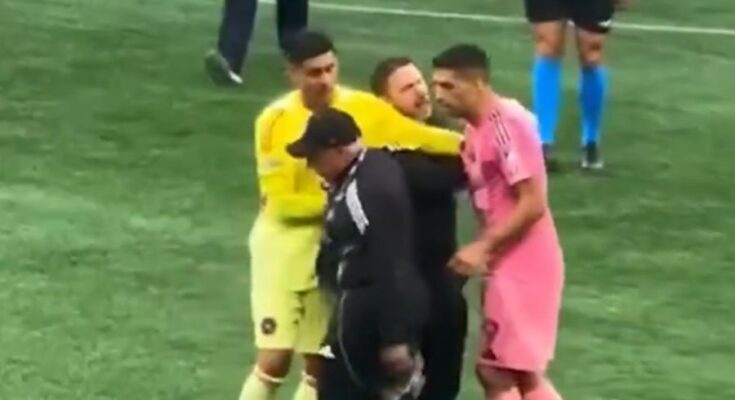 Figuras estadounidenses destrozaron a Suárez por su escupitajo: “Despreciable” y “vil” Figuras estadounidenses destrozaron a Suárez por su escupitajo: “Despreciable” y “vil”