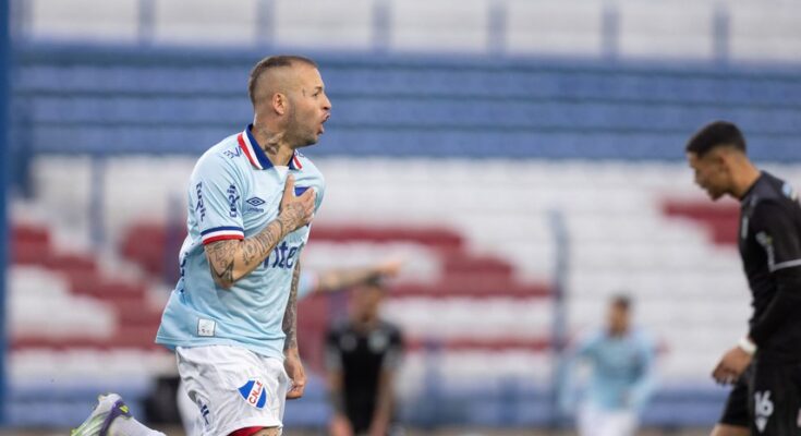 Clausura: Nacional le ganó a Racing 3-0 en el Gran Parque Central y mantuvo su ventaja