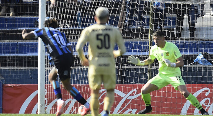 Clausura: Peñarol y Liverpool empataron 2-2 en otro partidazo jugado en Belvedere Clausura: Peñarol y Liverpool empataron 2-2 en otro partidazo jugado en Belvedere