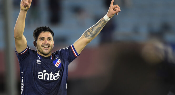 Nacional le ganó a Plaza Colonia 2-1 en el Centenario y estiró su ventaja en la Anual Nacional le ganó a Plaza Colonia 2-1 en el Centenario y estiró su ventaja en la Anual