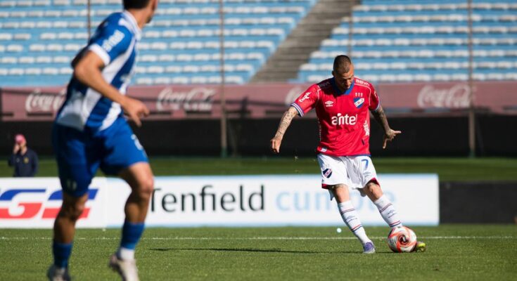 Nacional empató 0-0 con Juventud en el Centenario y está a cinco de Peñarol en el Clausura
