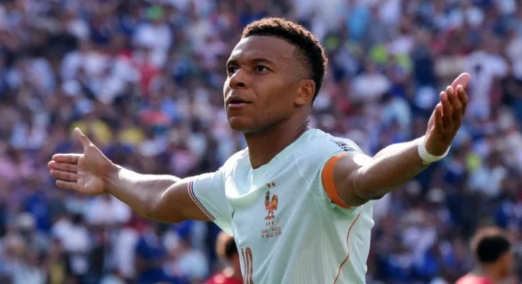 Mundial: Francia impuso su poderío, derrotó 2-0 a Marruecos en Boston y es semifinalista