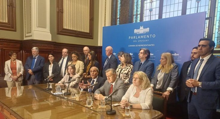“No estaba en condiciones”: oposición cuestiona respuestas de Mahía en la interpelación