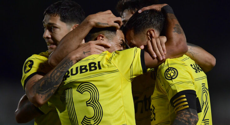 Apertura: Peñarol hizo valer su jerarquía, venció 2-0 a Boston River en Florida y es líder