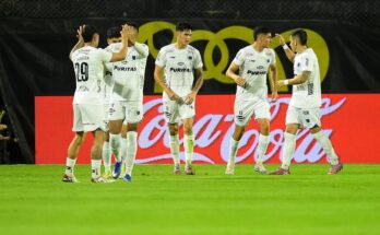 Apertura: Liverpool derrotó 2-0 a Peñarol en el Campeón de Siglo y lo alejó de la cima