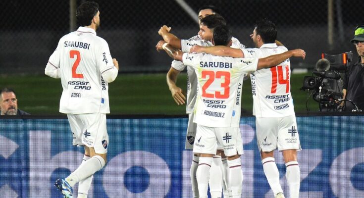 Apertura: Nacional le ganó a Liverpool 3-1 en el Centenario y trepó al quinto puesto